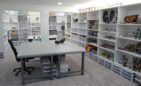 Lego Playroom, Lego Studio, Lego City Display, Lego Room Ideas, Lego Display Ideas, Lego Storage Organization, Lego Room Decor, Lego Bedroom, Geek Room