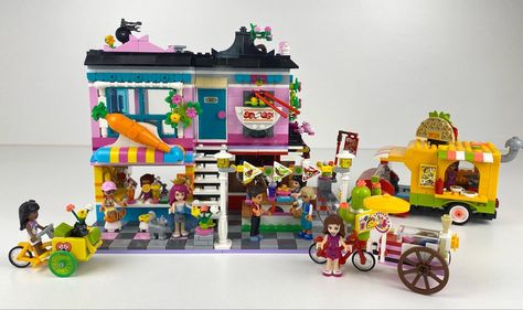 Lego Friends Mocs, Street Food Market, Tiny Shop, Lego Creator, Diy Bracelets Patterns, Lego Friends, Food Market, Lego Building, Hobbies