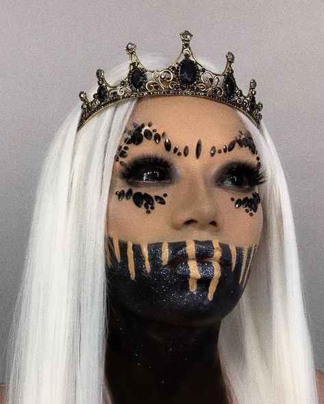 Lipstick Colour, Dark Queen, Halloween 2019, Fenty Beauty, Face Paint, Halloween Face, Face Makeup, Halloween Face Makeup, Makeup Looks