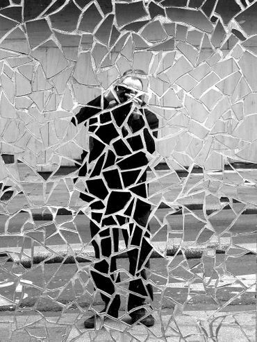 Cracked photography/self portrait Distortion Photography, Reflection Art, Broken Mirror, Mixed Media Photography, Self Portrait Photography, Gcse Art, Broken Glass, A Level Art, Mix Media