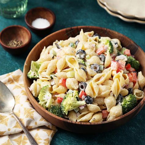 Creamy Pasta Salad Colored Pasta Salad, Tri Colored Pasta Salad, Tri Colored Pasta, Creamy Pasta Salad Dressing, Pasta Salad Recipes Cold, Tri Color Pasta Salad, Summer Casseroles, Creamy Pasta Salad Recipe, Summer Baking Recipes