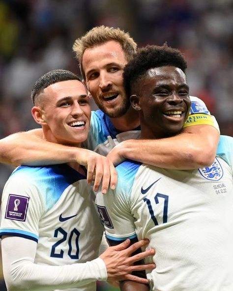 England football team on Instagram: "All smiles. 😁" England National Football Team Wallpaper, Saka England, England Fc, Euros 2024, England Football Players, England National Football Team, Wallpaper Preppy, 3 Lions, Room Collage