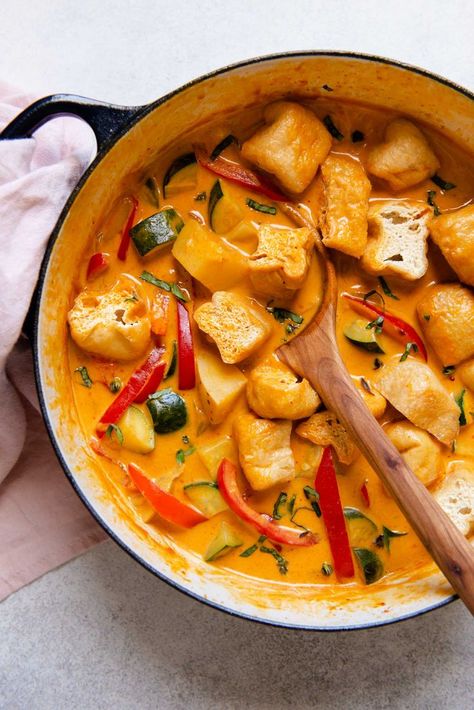 Thai Vegetable Red Curry with Tofu Puffs #vegan #curry #glutenfree Vegan Red Curry Recipe, Vegetable Red Curry, Easy Thai Red Curry, Tofu Puffs, Thai Red Curry Recipe, Red Curry Recipe, Curry Recipes Vegetarian, Curry Ingredients, Ground Chicken Recipes