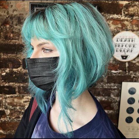 Ramona Flowers Hairstyle, Ramona Flowers Haircut Long, Damaged Hair Cuts, Creative Bob Hairstyles, Funky Bob Haircut, Short Fairy Haircuts, Tomboy Sidetails Curly, Short Hair With Two Long Strands, Romona Flowers Haircut