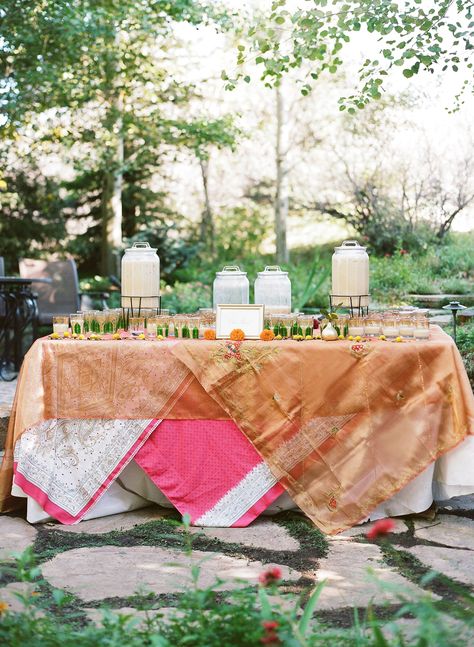 Chai Tea Drink Station Wedding Drink Stations, Chai Tea Drinks, Cotton Candy Drinks, Beer Station, Mason Jar Cocktails, Limoncello Cocktails, Drink Stations, Wedding Drink Station, Diy Hot Chocolate