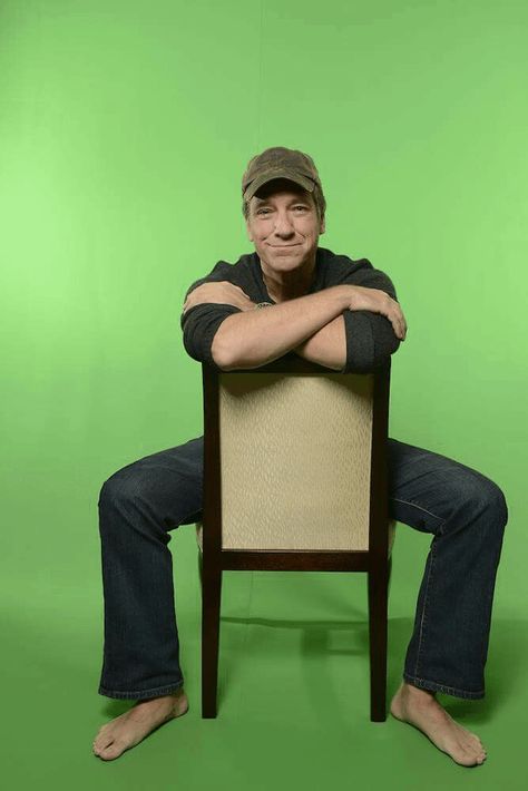 A wink from Mike Mike Rowe, Man Photo, Good Looking Men, Celebrities Male, Celebrity Photos, How To Look Better, Celebrities