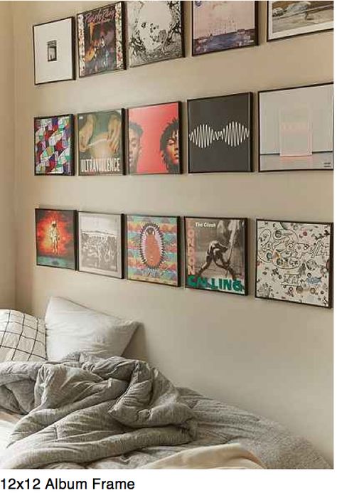 Love this! Put my favorite albums on the wall Music Bedroom, Vinyl Room, Interior Simple, Retro Room, Dekorasi Kamar Tidur, Decor Signs, Grunge Room, Decor Luxury, Indie Room