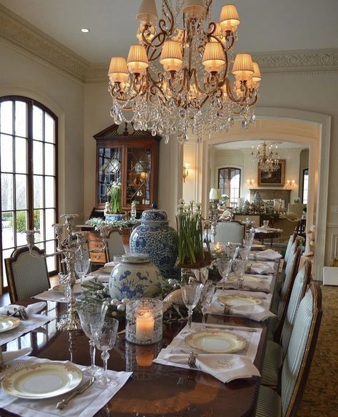 Western Dining Room, Traditional Dining Rooms, The Enchanted Home, Real Estat, Traditional Dining Room, Beautiful Dining Rooms, Enchanted Home, Luxury Dining Room, Elegant Dining Room