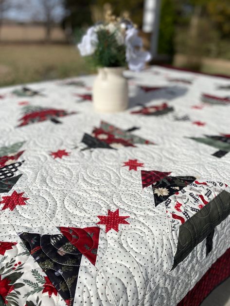 The Morning Latte: '22 Tuesday To-Do #37: Thanksgiving Edition Christmas Tablecloth Ideas, Quilted Tablecloth, Plaid Christmas Trees, Texas Quilt, Christmas Hostess Gifts, Christmas Goose, Quilt Christmas, Buffalo Plaid Christmas Tree, Happy Turkey Day