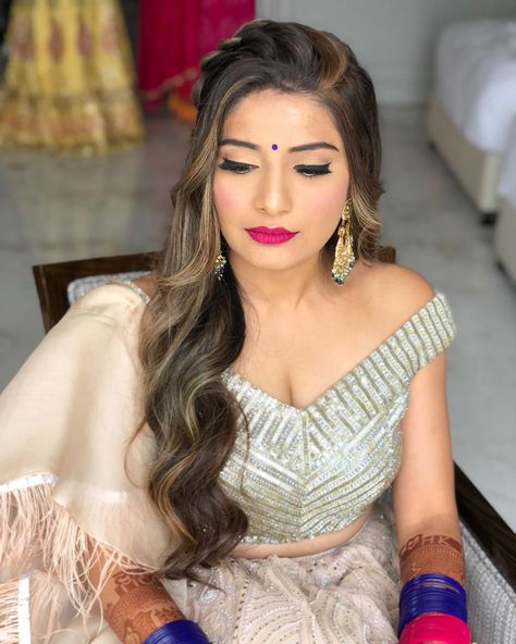 #shaadiwish #wedding #indianwedding #indianbride #hairstyle #bridalhairstyle #weddinghairstyle #bridalhairdo #openhair Open Hair Hairstyles Wedding, Hairstyle For Saree Look, Hairstyles With Lehenga, Short Hair Bridal Hairstyles, Open Hair Hairstyles, Short Hair Bridal, Hairstyle For Saree, Open Hair, Bridal Hairdo