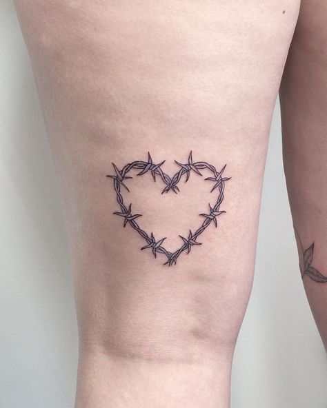 Barbed Wire Heart Tattoo Karol G, Barbed Wire Star Tattoo, Heart Tattoo Thigh, Heart Barbed Wire Tattoo, Barb Wire Heart Tattoo, Barbwire Heart Tattoo, Barb Wire Heart, Barbed Wire Heart Tattoo, Wire Heart Tattoo