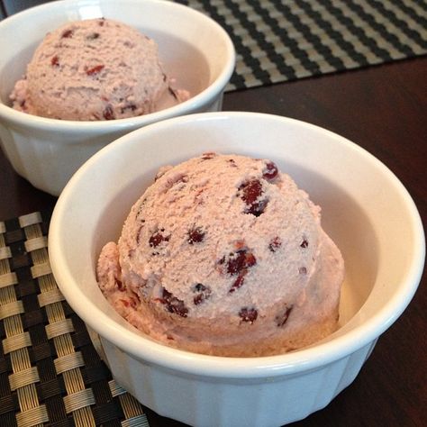 azuki bean ice cream Red Bean Ice Cream Recipe, Bean Ice Cream, Azuki Bean, Sweet Red Bean, Yummy Ice Cream, Healthy Ice Cream, Ice Cream Popsicles, Red Bean, Japanese Dessert