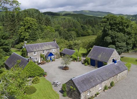 Irish Farmhouse, Scottish Cottages, Country Living Uk, Scottish House, Scottish Homes, Stone Farmhouse, Traditional Farmhouse, Modern Tropical, Farmhouse Exterior