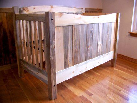 DIY baby cribs Crib Diy, Wooden Baby Crib, Crib Ideas, Baby Crib Diy, Diy Crib, Toddler Bed Set, Crib Toddler Bed, Boys Outfits, Blue Stain