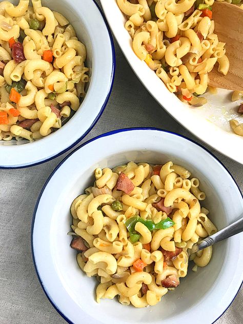 macaroni stir fry Macaroni Stir Fry, Nigerian Fried Rice, Fried Spaghetti, Fried Macaroni, How To Make Macaroni, Fried Ham, Amazing Cookie Recipes, Macaroni Recipes, Habanero Peppers