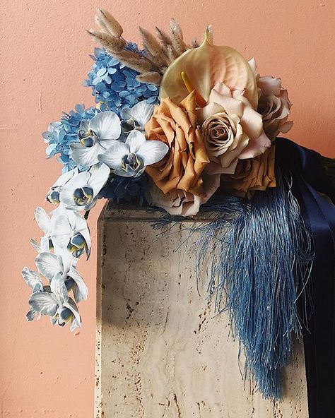 Rebecca Grace (@naturalartflowers) • Instagram photos and videos Blue Brown Wedding, Brown Bouquet, Blue Fall Wedding, French Blue Wedding, Blue Flower Arrangements, Blue Green Wedding, Edgy Wedding, Top Wedding Trends, Flower Installation