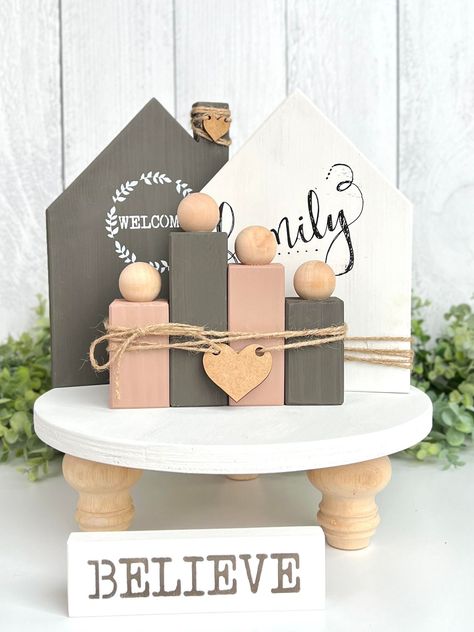 Diy Dollar Tree Crafts, Valentine Craft Decorations, Diy Paper Christmas Tree, Scrap Wood Crafts, Wood Block Crafts, Diy Xmas Gifts, Spring Decor Diy, Family Diy, Sign Maker