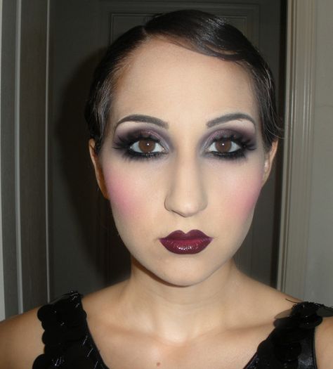 1920's look 1920’s Makeup, 1920s Makeup Tutorial, 1920 Makeup, Gatsby Makeup, Flapper Makeup, 20s Makeup, Maquillage Goth, 1920s Makeup, 1920s Looks