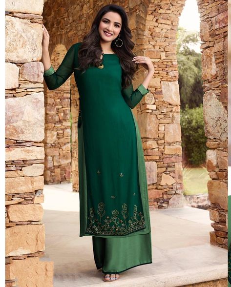 Fashion Lehenga, Green Kurti, Party Wear Kurti, Kurti With Palazzo, Kurti Style, Heavy Dresses, Silk Kurti, Long Kurti, Gaun Fashion