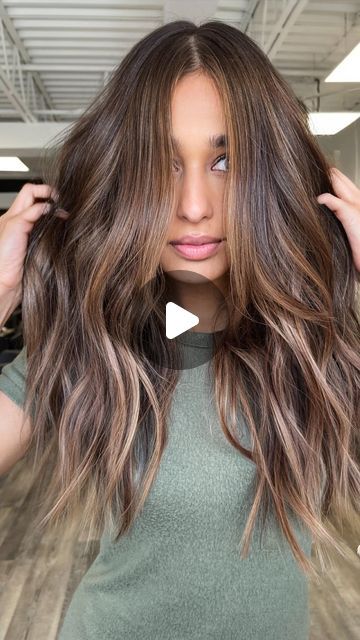 Diana Vivilecchia on Instagram: "Romantic Honey brown !
3/4 gold 1/8 copper 1/4natural 
Design ratio & formula drop. 👉
Golden Warm brunette and blondes this summer long.
Haircolorist get “unstuck” do u hesitate on looks and or creating butterfly cuts & layers  bc your scared it will loook disconnected?  My technique paired with the placement patterns automatically connect the cut. 
Use your dvcolour technique guide , it will have you balayage in half the time and it will give you timeless, unique hair transformation. 
This is what you’re missing in your skillset.  Toronto & Boston next I person live masterclass. Bio has all information on how you can join me.
 And reserve class. 👏
Get the look. Call (905)990-8777
Info@vividbydv.ca" Warm Brunette, Unique Hair, Honey Brown, Unique Hairstyles, Hair Transformation, Join Me, Master Class, Get The Look, Balayage