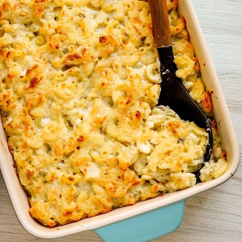 Jalapeno Mac and Cheese Jalapeño Mac And Cheese Recipe, Jalapeno Mac And Cheese Recipe, Jalapeño Mac And Cheese, Jalapeno Popper Mac And Cheese, Jalapeno Mac And Cheese, Pasta Party, Recipe For Dinner, Stuffed Jalapenos With Bacon, Vegetarian Thanksgiving