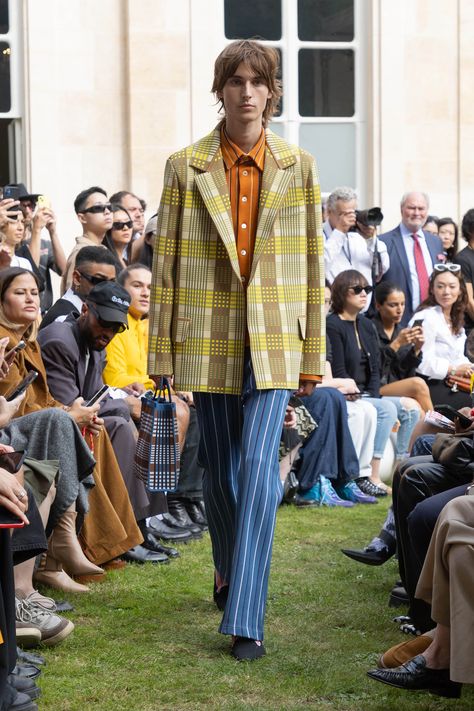 MARNI SPRING/SUMMER 2024 Vol.2 Paris, Sept 27th, 2023 Colour Scheme Ideas, Marni Fashion, Layering Fashion, Couture Menswear, Runway Men, Paris Fashion Week Runway, Ss 2024, Peter Do, Ladylike Style