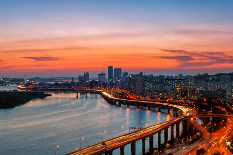 Cityscapes Aesthetic, Seoul Sunset, South Korea Aesthetic, Seoul Skyline, Waiting Room Ideas, Korea Photography, Visit Korea, South Korea Photography, Pony Makeup