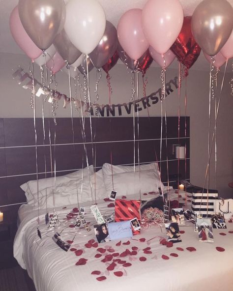 Romantic Room Decoration, Surprise Boyfriend, Birthday Room Decorations, Birthday Goals, Anniversary Surprise, Romantic Surprise, Romantic Room, Relationship Gifts