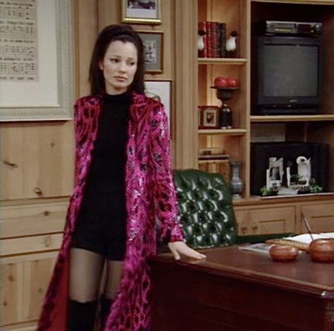 Miss Fine, Girl Boss Outfit, Nanny Outfit, Fran Fine Outfits, Mob Wife Aesthetic, Wife Aesthetic, Fran Drescher, Fran Fine, Venus Fashion