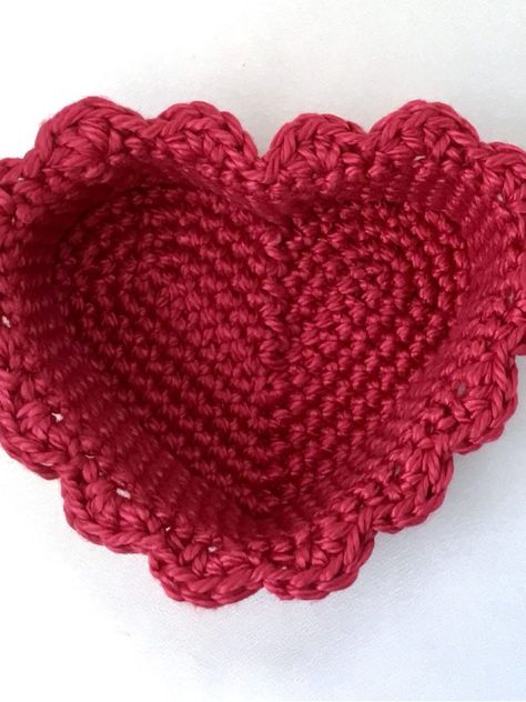 Crochet Patterns Valentines Day, Crochet Valentines Day Patterns Free, Beginner Valentine Crochet, Crochet Valentines Day, Valentines Day Crochet, Valentine’s Day Crochet Patterns, Crochet Valentine Pillow Pattern, Free Valentine’s Day Crochet Patterns, Crochet Valentine Patterns