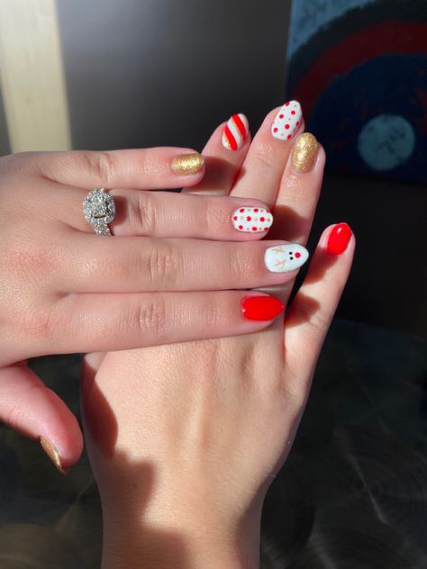 Polka Dot Christmas Nails, Red And Gold Christmas Nails, Nails Christmas Designs, Gold Christmas Nails, Nailart Christmas, Red And Gold Christmas, Red Christmas Nails, Christmas Gel Nails, Polka Dot Nails