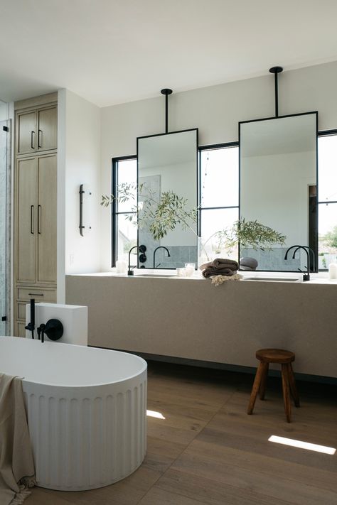 Ivory White Honed Quartz looks sleek and modern when used as a double vanity in this beautiful bathroom. Tap the photo to learn more. Designer: Thelifestyledco Photographers: THISISNICK & jakexmanning #arizonatile #quartzvanity White Bath, Butler Pantry, Bath Room, Bath Tub, Natural Elements, Beautiful Bathrooms, Interior Design Firms, Neutral Color, House Inspo