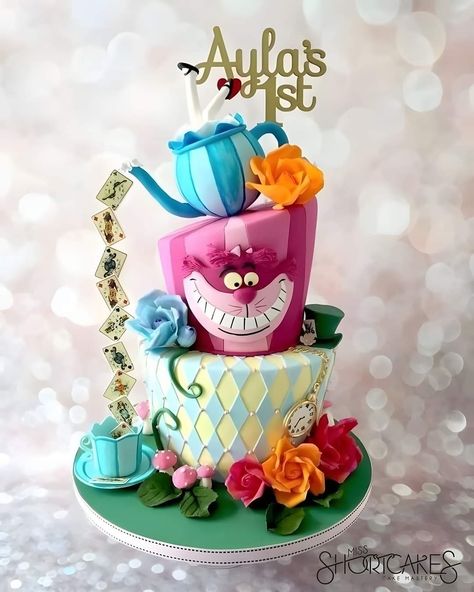 Alice In Wonderland Tea Party Birthday, Alice In Wonderland Cakes, Onederland Birthday Party, Alice Tea Party, Alice In Wonderland Wedding, Alice In Wonderland Birthday, Alice In Wonderland Theme, Alice In Wonderland Tea Party, Fancy Nancy