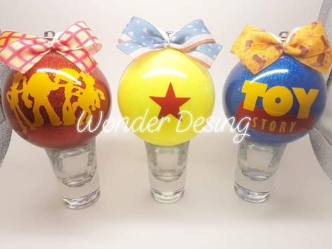 Toy Story Ornaments Diy, Toy Story Ornaments, Vinyl Christmas Ornaments, Disney Christmas Tree, Diy Ornaments, Disney Diy, Disney Stuff, Disney Christmas, Christmas 2024