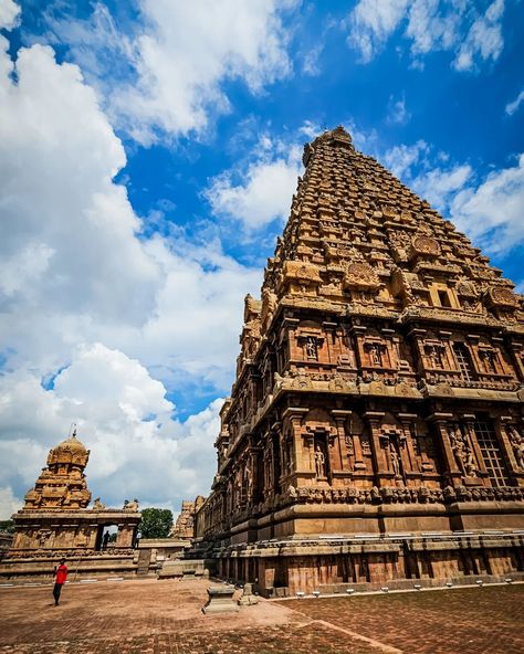 📸 Tamil Nadu Travel Photography Series: Rameshwaram Beaches & Temples of Thanjavur! 🌊 Rameshwaram Beaches – Crystal-clear waters and serene sands! Rameshwaram, located on Pamban Island, is separated from the mainland by the stunning Pamban Channel, right in the heart of the Gulf of Mannar. 🏛️ Temple Photography – Did you know Tamil Nadu is home to nearly 33,000 ancient temples? Many are over 800 to 2,000 years old! ✨ Brihadeeswarar Temple in Thanjavur is a must-see! One of the largest Shiv... Brihadeeswarar Temple, Temple Photography, Photography Series, Ancient Temples, Crystal Clear Water, Tamil Nadu, In The Heart, Crystal Clear, Did You Know