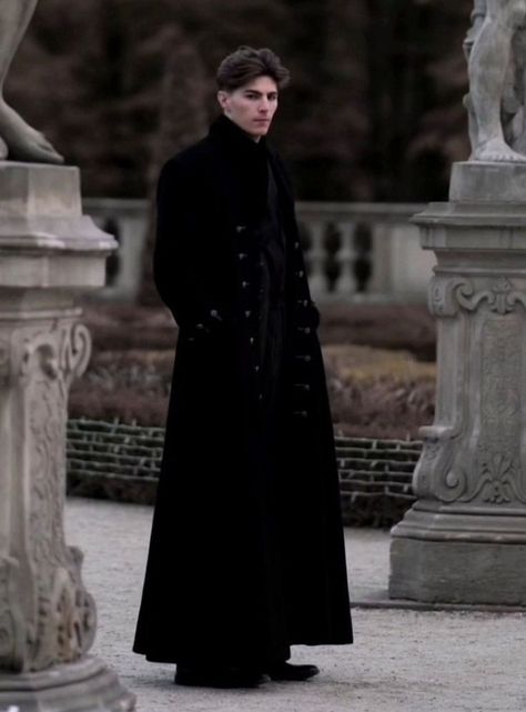 Victorian Goth Male Fashion, Goth Men Aesthetic, Goth Suit Men, Vampire Clothes Men, Vampire Fashion Men, Victorian Goth Men, Vampire Goth Men, Casual Goth Outfits Men, Vampire Outfit Men