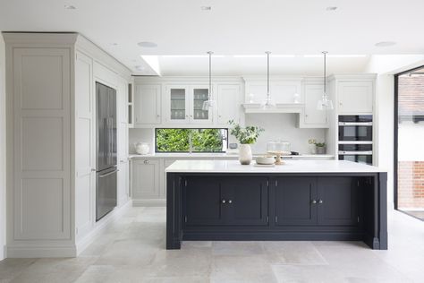 Quorn Stone, Howdens Kitchens, Open Plan Kitchen Dining Living, Open Plan Kitchen Diner, Black Island, Open Plan Kitchen Dining, Open Plan Kitchen Living Room, Chimney Breast, Beige Stone