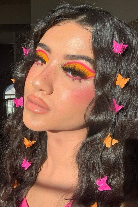 Pink And Orange Eye Makeup, Orange Eye Makeup, Concert Makeup, Concert Hairstyles, Orange Makeup, Rave Hair, G Hair, Look Festival, Pride Makeup