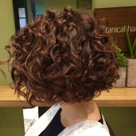 Wavy Layered Haircuts, Short Wavy Hairstyles, Short Wavy Haircuts, Short Wavy Bob, Bob Haircut Curly, Thick Wavy Hair, Wavy Curls, Curly Hair Photos, Short Brown Hair