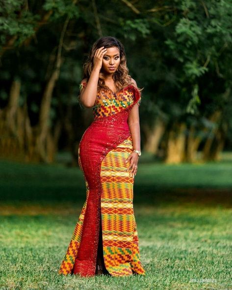 Kente Styles for Engagement 2021 - Top 20 Kente Styles Kente Corset, Ankara Corset, African Formal Dress, Kente Dress, Latina Outfit, Long African Dresses, Dress Pictures, Best African Dresses, African Fashion Skirts