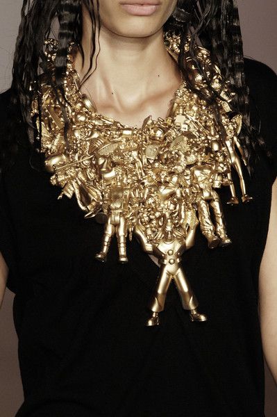 Gorgeous details Glam Necklace, Gold Character, Angela Simmons, Necklace Art, Kelly Brook, Jeremy Scott, Rita Ora, Contemporary Jewellery, Bib Necklace