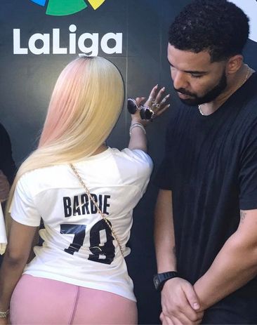 Drake Nicki Minaj, Nicki And Drake, Glo Girl, His Obsession, Nicki Minaj Barbie, Nicki Minaj Pictures, Insta Videos, Female Rappers, Black Barbie