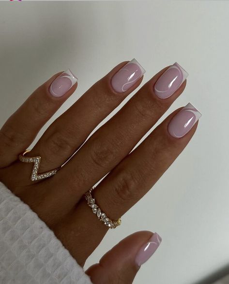 Squoval Acrylic Nails, French Tip Gel Nails, Biab Nails, Natural Nails Manicure, Bridesmaids Nails, Chic Nail Art, French Manicure Nails, Fancy Nails Designs, Glow Nails