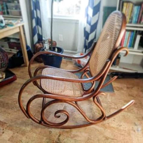 Thonet 1970’s Bentwood Rocker Bentwood Rocker, Black Armchair, Iconic Chairs, Old Chairs, Teak Coffee Table, Teak Table, Armchair Design, Kilim Woven, Shop Interior Design