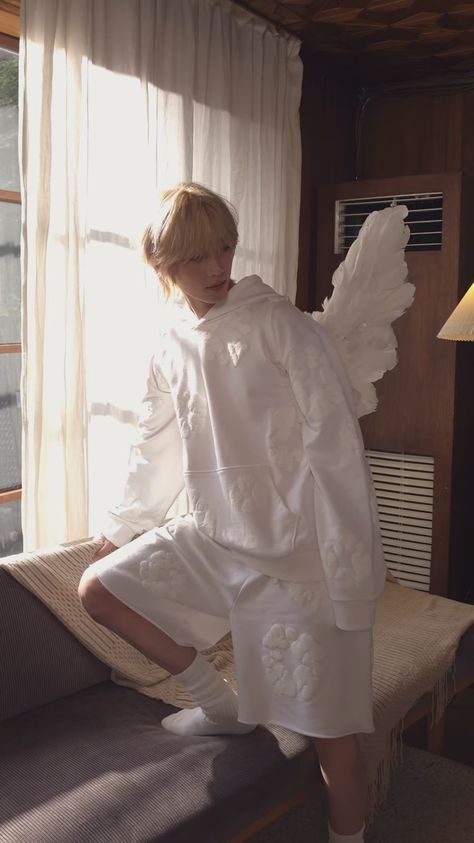 txt beomgyu lq wallpaper Angel Wallpaper, Cant Help Falling In Love, Txt Beomgyu, Youre Mine, Concert Fits, Beautiful Landscape Wallpaper, Dream Boy, Landscape Wallpaper, Kpop Aesthetic