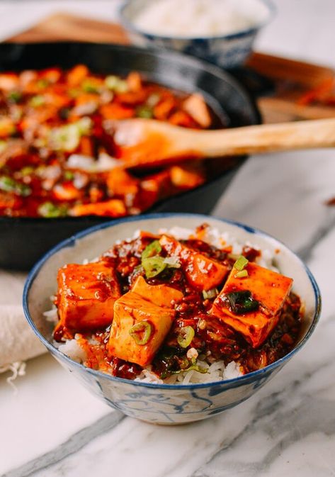 Tofu Korean, Vegan Mapo Tofu Recipe, Sichuan Sauce, Traditional Asian Dish, Mapo Tofu Recipe, Ma Po Tofu, Tofu Sauce, Sichuan Food, Asian Recipe