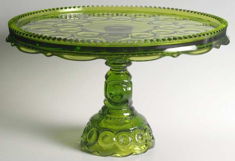 Smith Glass  Moon and Stars Green Round Cake Stand Pretty Cake Stands, Antique Cake Stands, Vintage Cake Plates, Round Cake Stand, Cake Pedestal, Pedestal Cake Plate, Cake And Cupcake Stand, Trashy Diva, Cake Platter