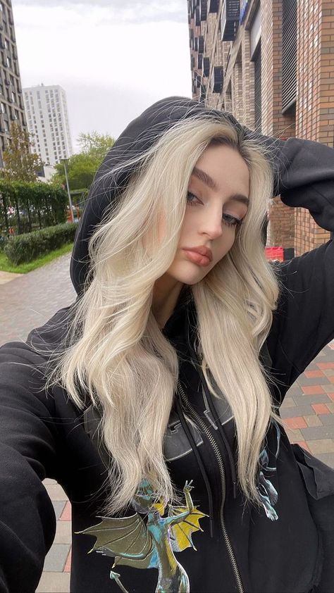 Stories • Instagram Hair Brown, White Hair, To Meet, Group Chat, Brown Hair, Hair Hair, Blonde, Hair