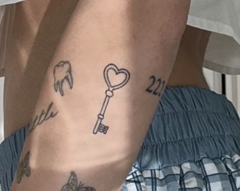 Key Tattoo Aesthetic, Dainty Patchwork Tattoo, Nb Tattoo, Small Key Tattoos, Key Tattoos, Key Tattoo, Finger Tats, Planet Tattoos, Bff Tattoos