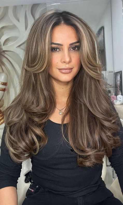 Long Hair 2023 Trends Women Color, New Hair Color 2023 Women, 2013 Hair Color Trends, Hair Colours Summer 2023, 2023 Top Hair Colors, Trending Hair Colour For 2023, Butterfly Haircut Brunette Highlights, New Hair Colour 2023, Long Brown Hair With Highlights And Curtain Bangs